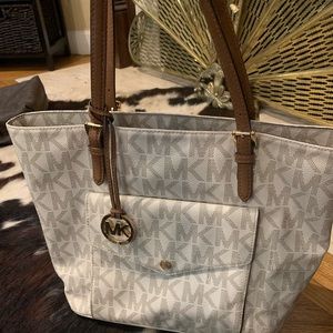 Micheal Kors shoulder bag